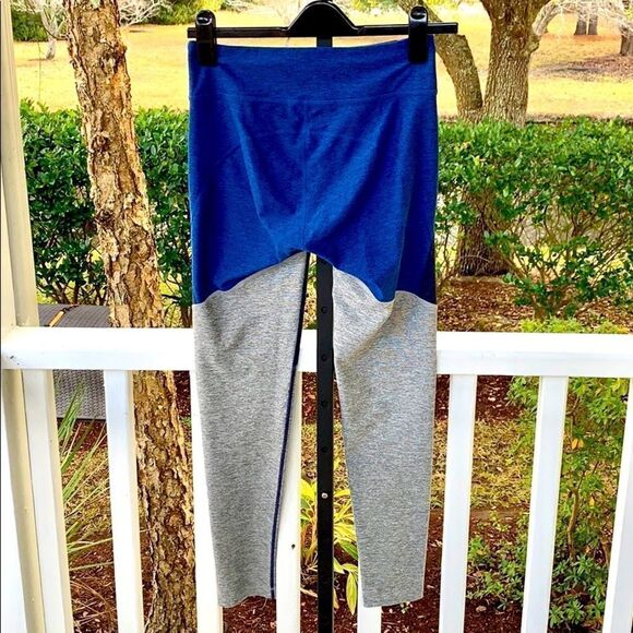 Outdoor Voices 7/8 Tri-Tone Leggings - Picture 2 of 4